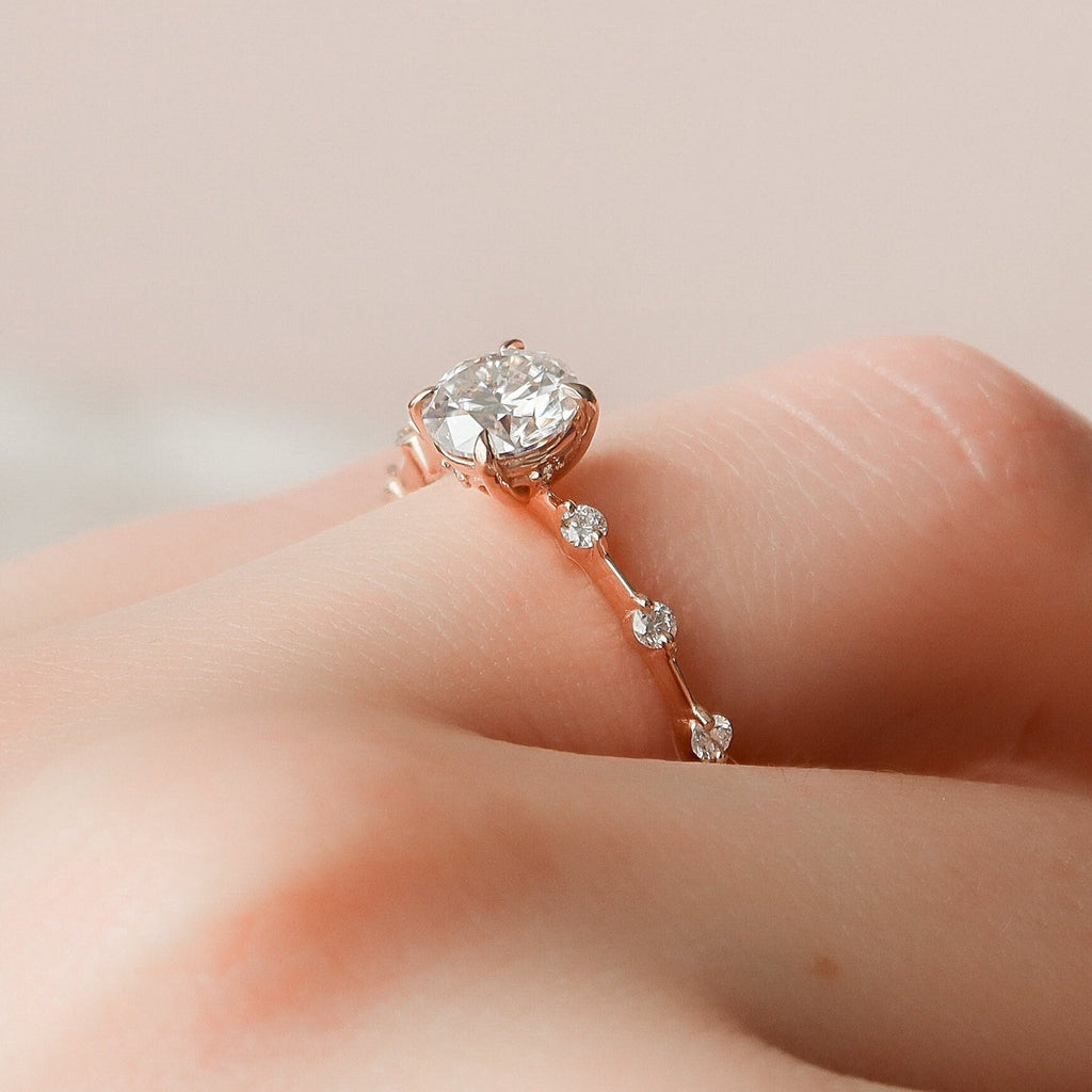 1.0 CT Round Cut Dainty Style Moissanite Engagement Ring
