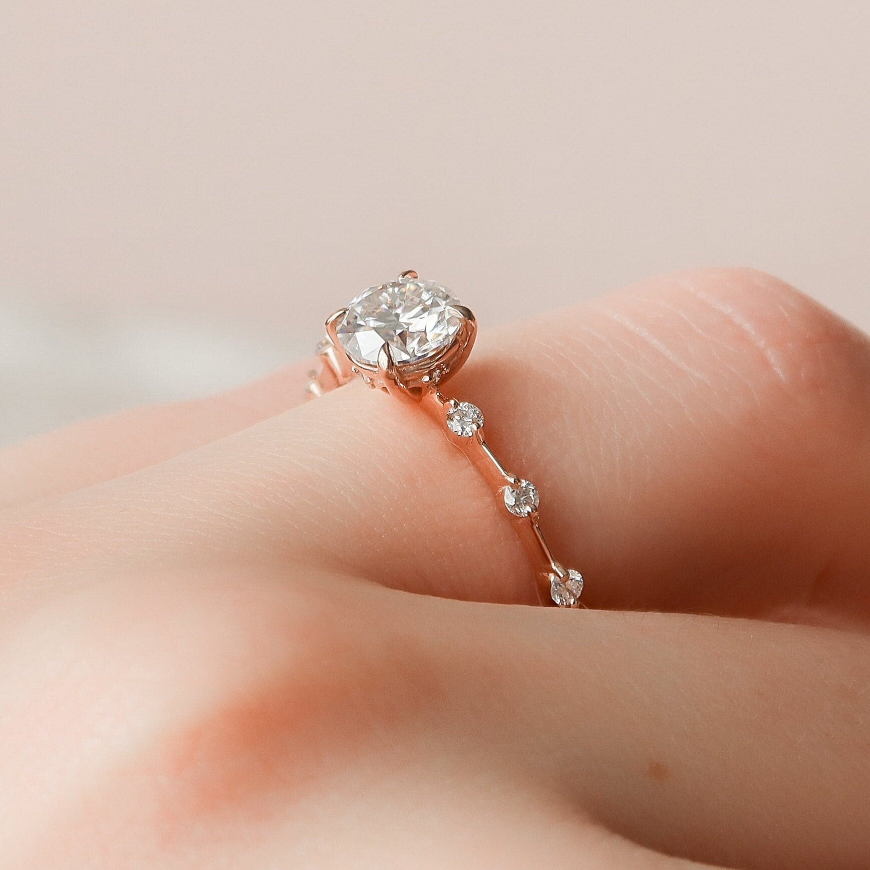 1.0 CT Round Cut Dainty Style Moissanite Engagement Ring