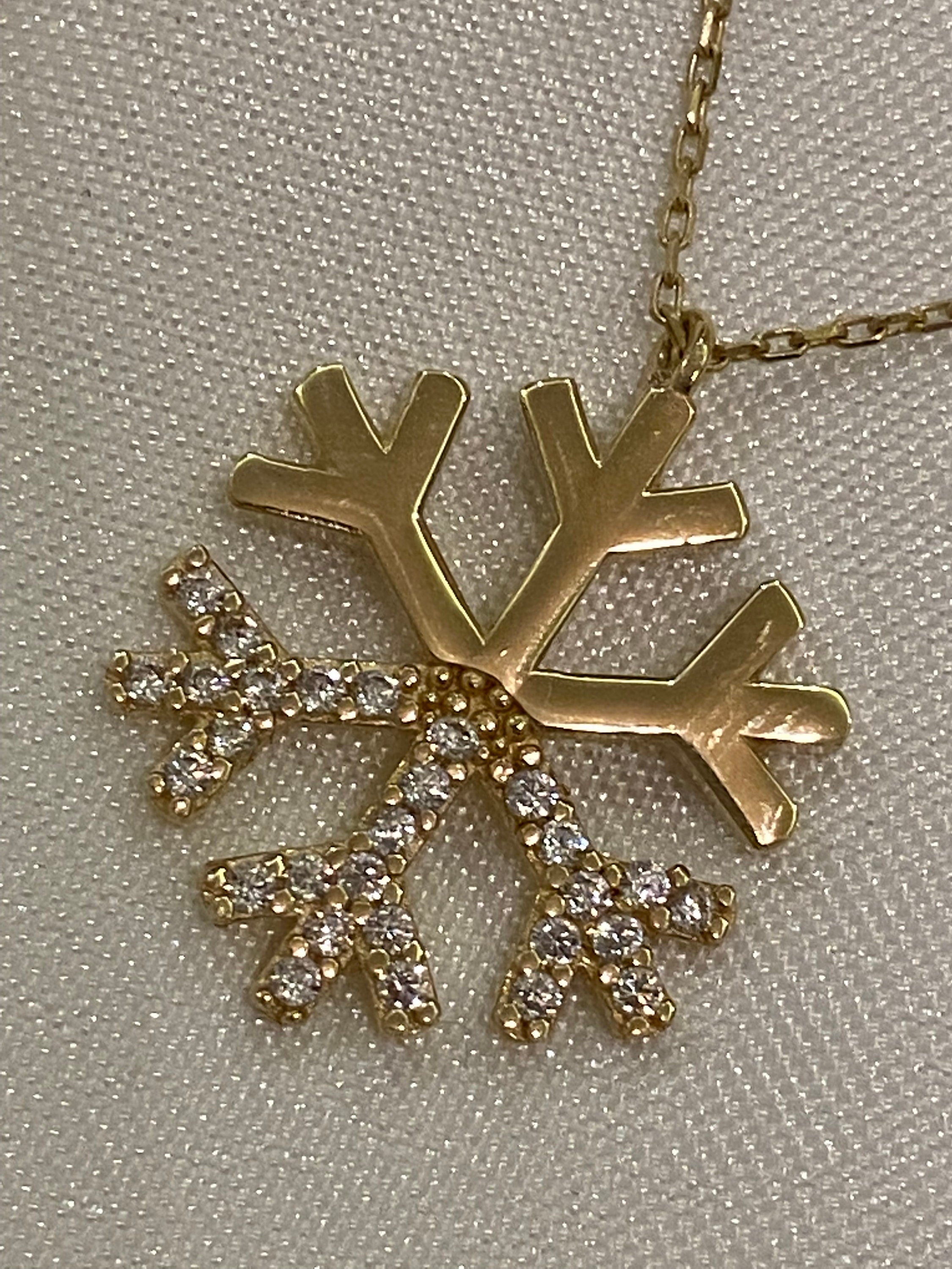 0.25 TCW Round Cut Snow Flake Moissanite Diamond Necklace