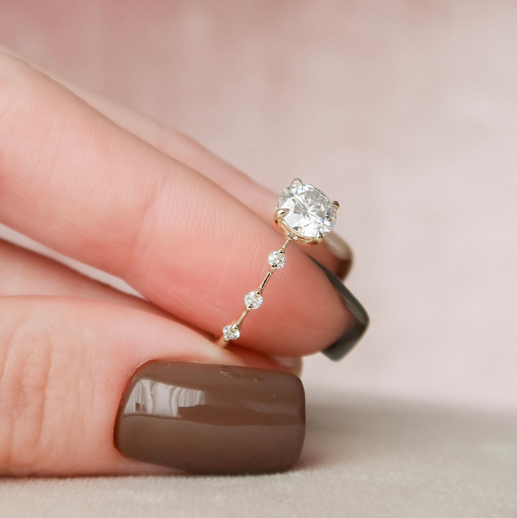 1.0 CT Round Cut Dainty Style Moissanite Engagement Ring