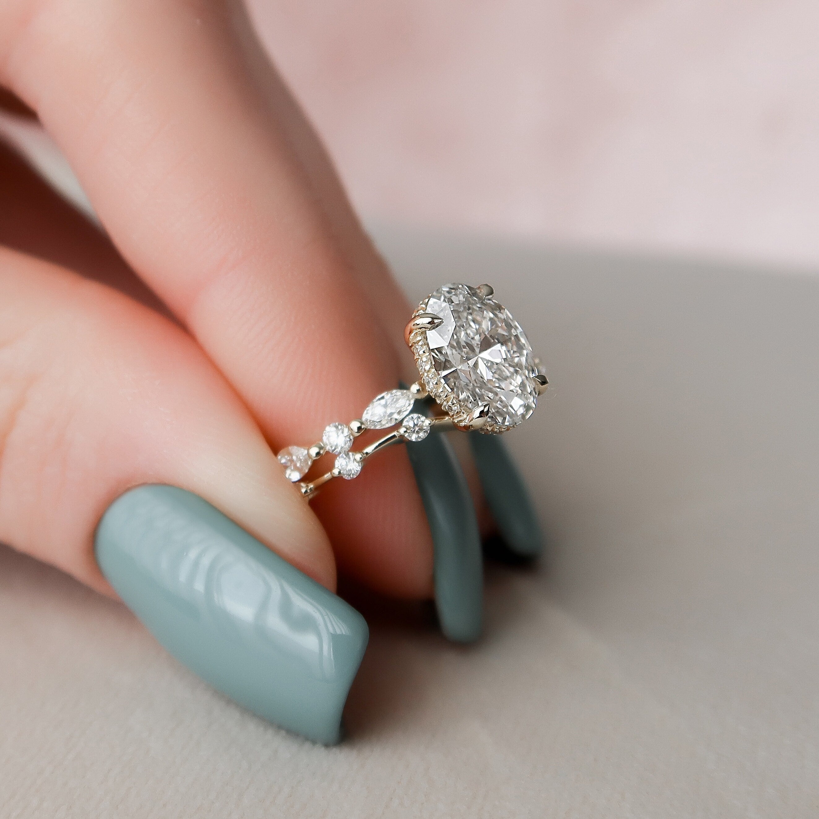2.0CT Oval Cut Moissanite Dainty Bridal Ring Set