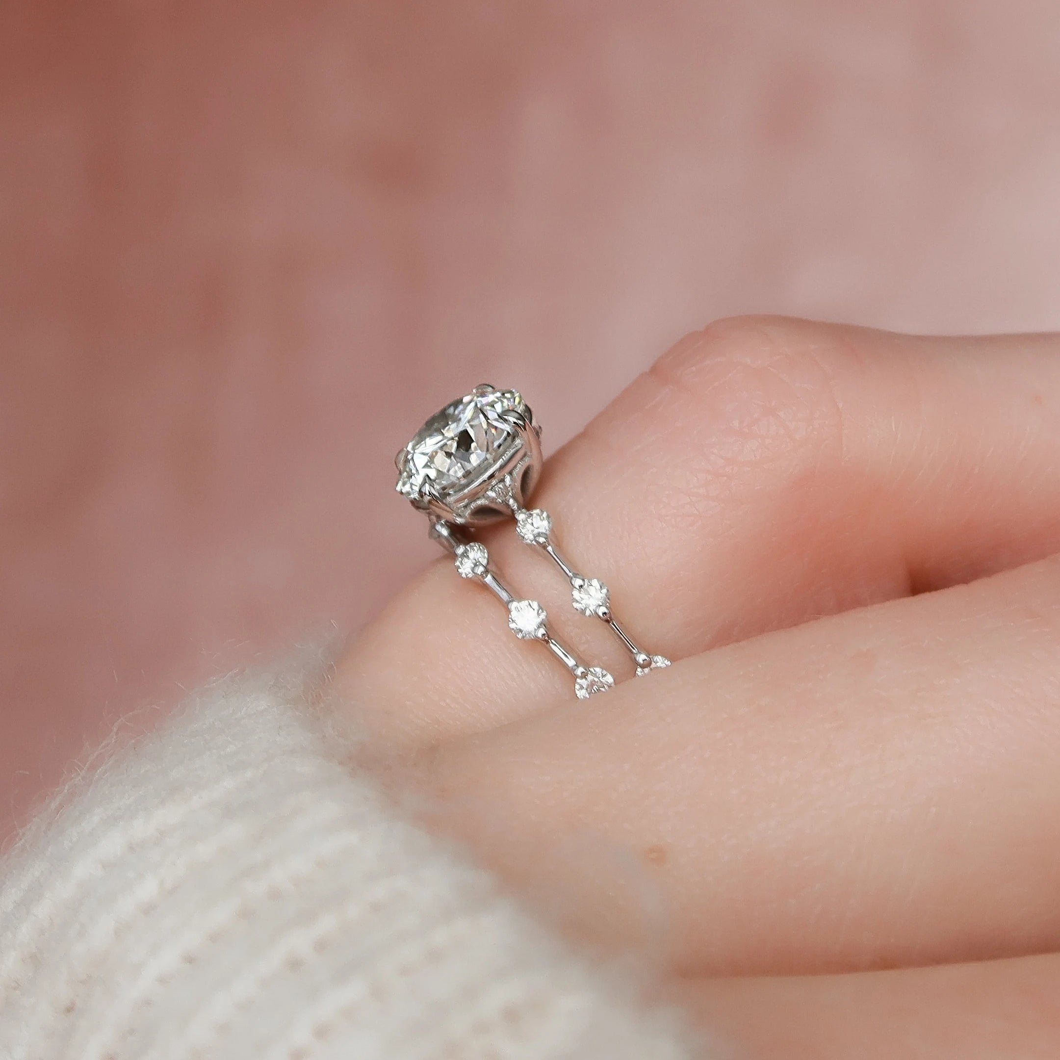 2.0CT Round Brilliant Cut Moissanite Dainty Bridal Ring Set