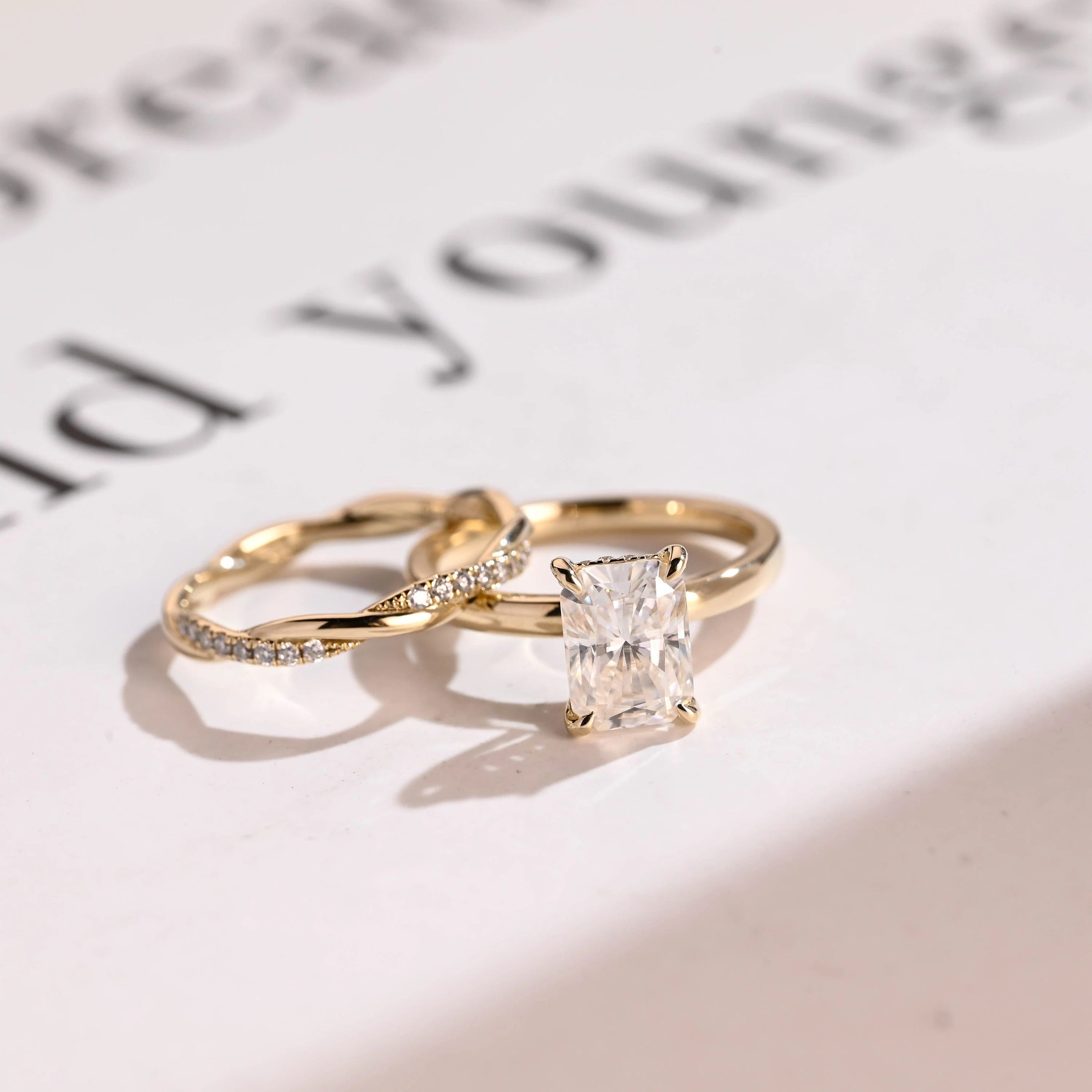 Radiant Cut Moissanite Wedding Band Set, Engagement Ring Hauptbild