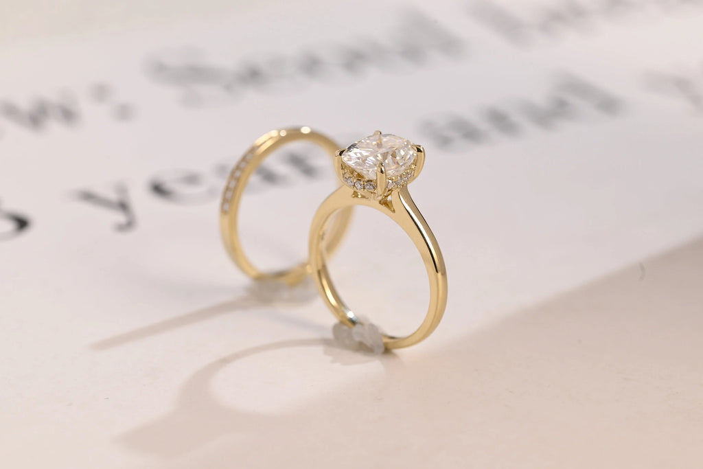 Solid Gold Oval Cut Moissanite Engagement Ring and Wedding Band Set, Gift for Her