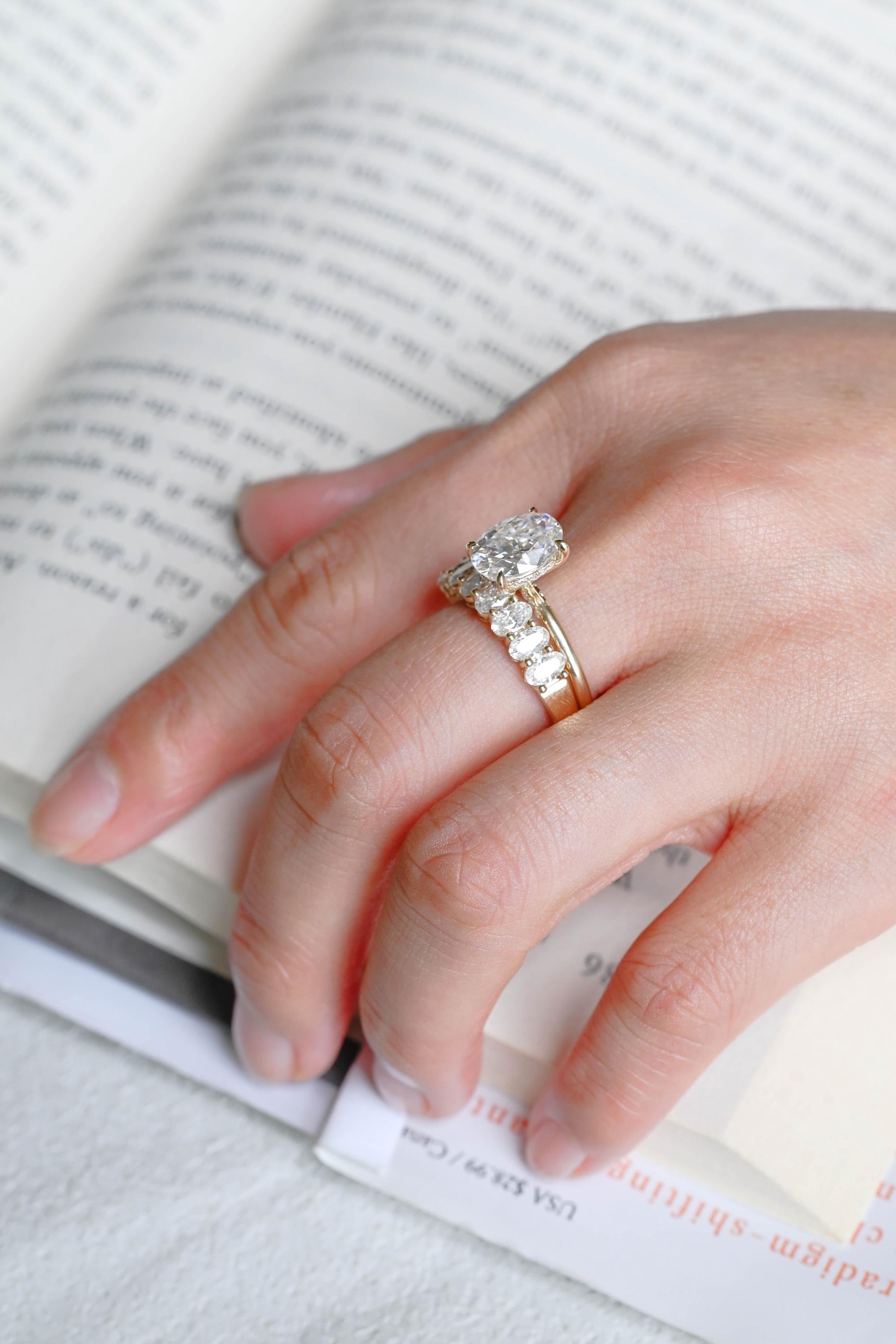 Solid Gold Oval Cut Moissanite Wedding Band Set, bridal engagement ring