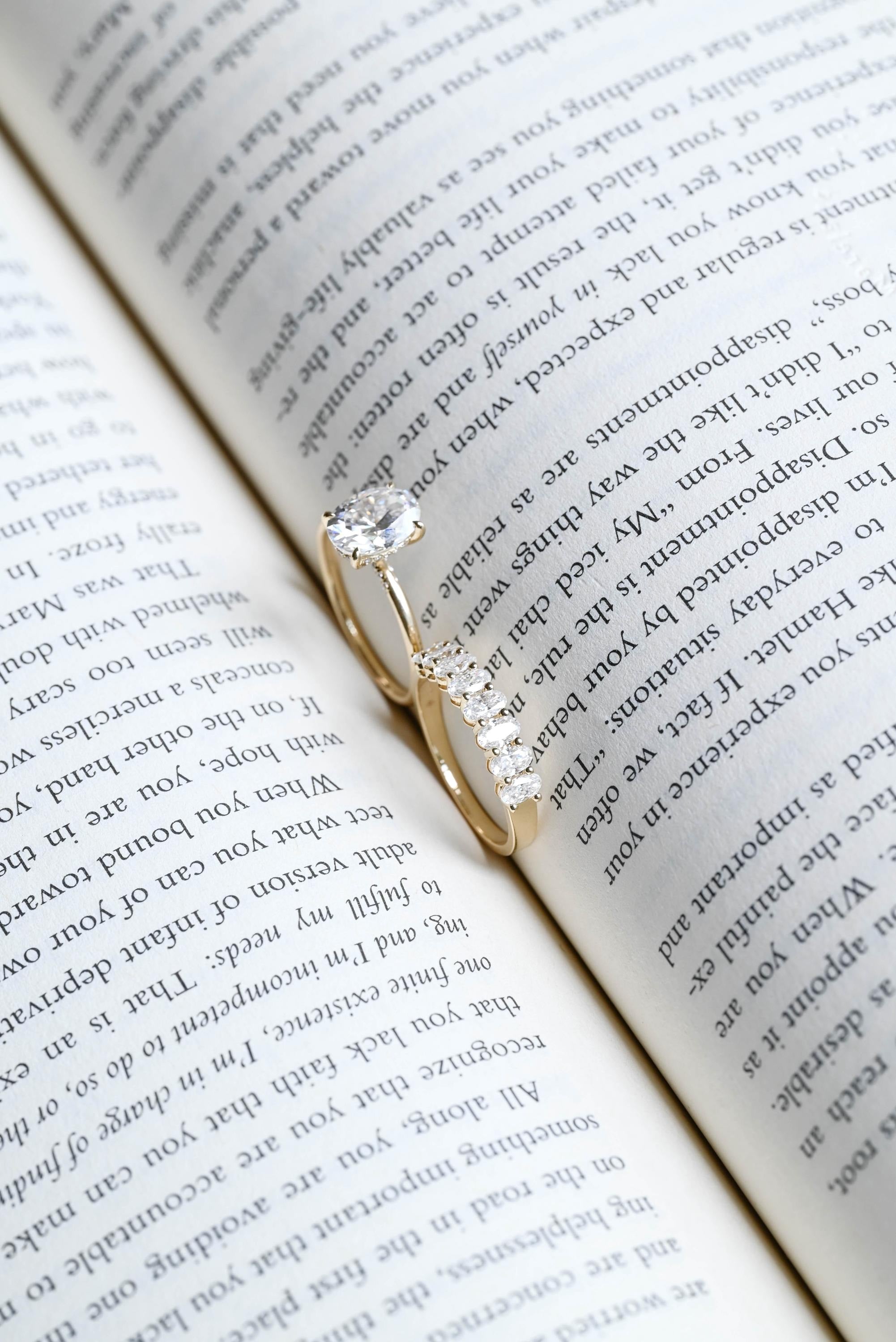 Solid Gold Oval Cut Moissanite Wedding Band Set, bridal engagement ring