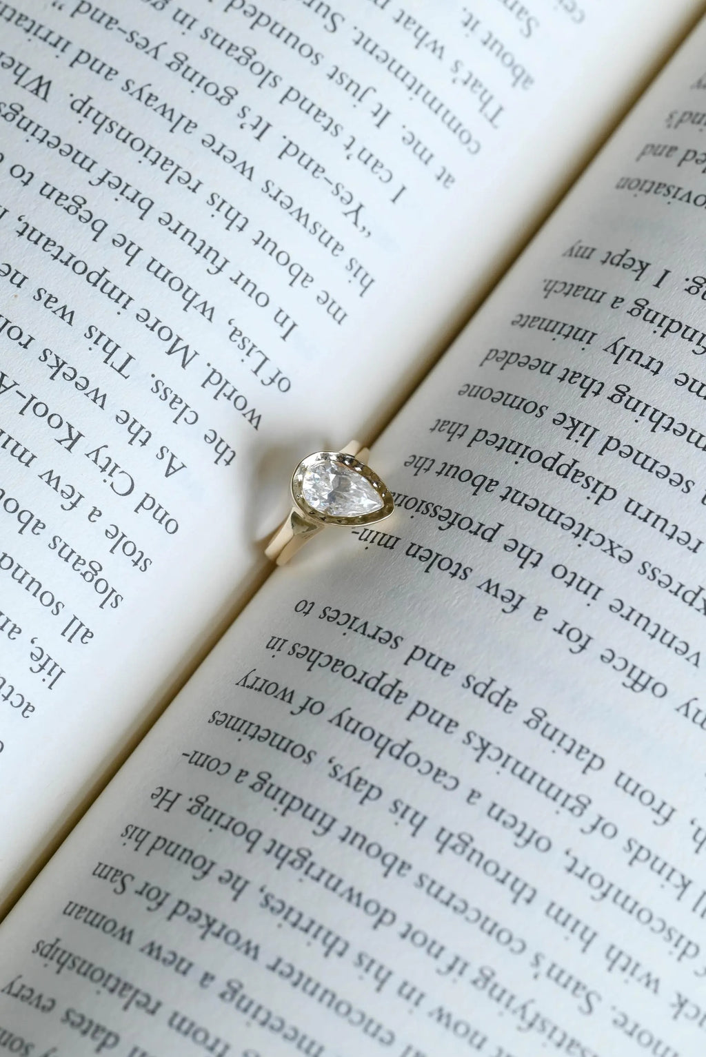 Solid Gold Pear Moissanite Engagement Ring with Bezel, Minimalist Hammer Ring
