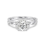 Anillo de compromiso solitario con diamantes cultivados en laboratorio de talla esmeralda D-VVS2 de 3 quilates y engaste en bisel