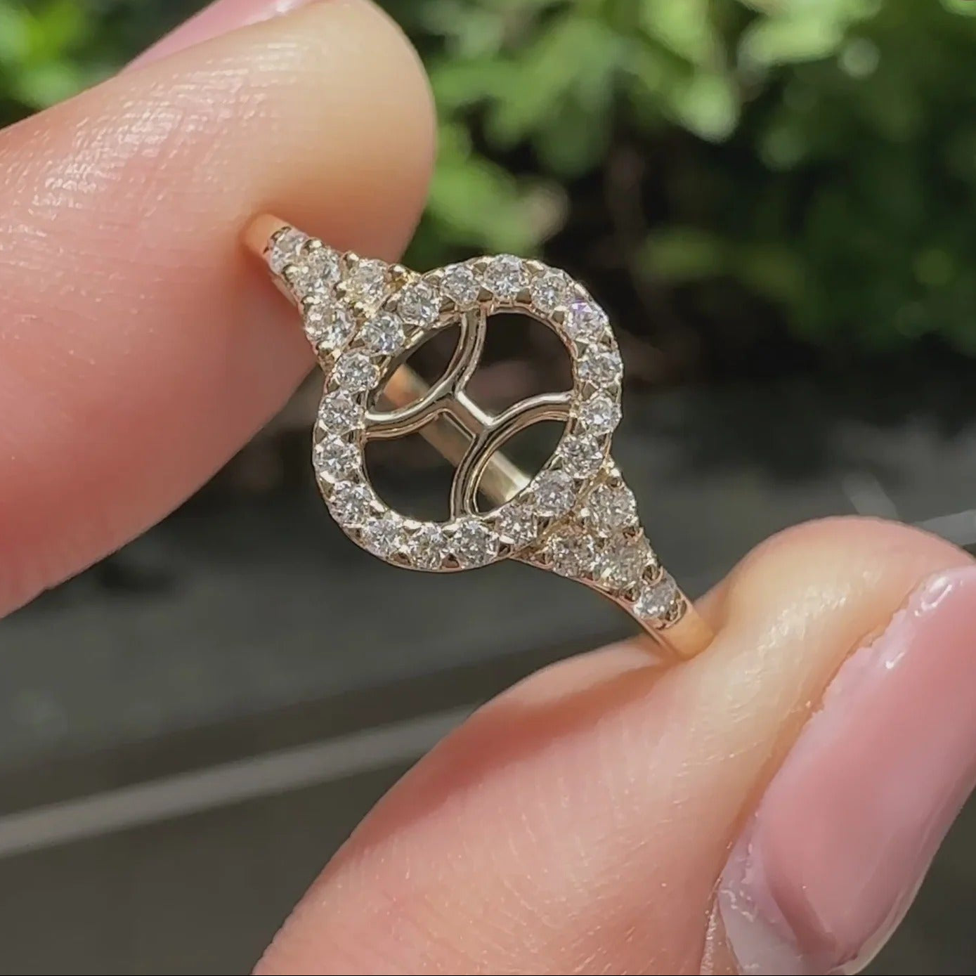 0.45 TCW Round Side Pisces zodiac Ring