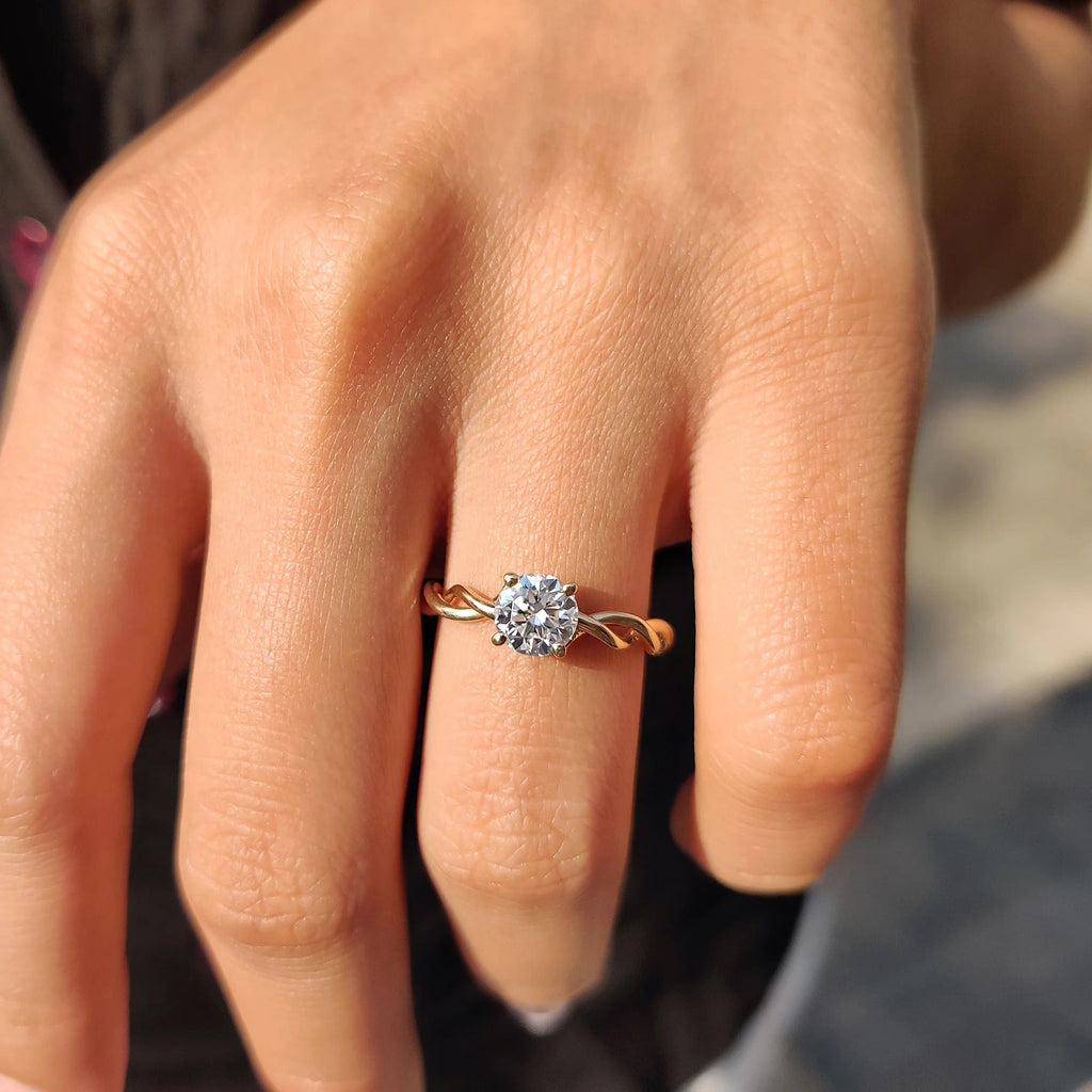 1.0 - 2.0 CT Round Cut Moissanite Twisted Engagement Ring