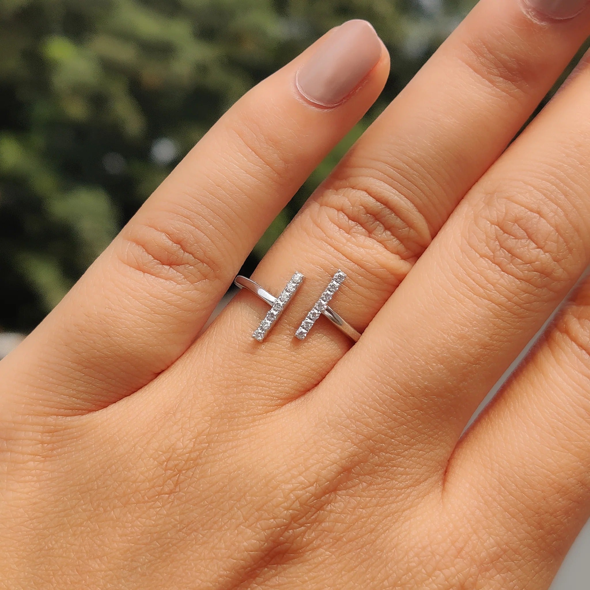 0.3 TWC Round Cut Moissanite Engagement Ring