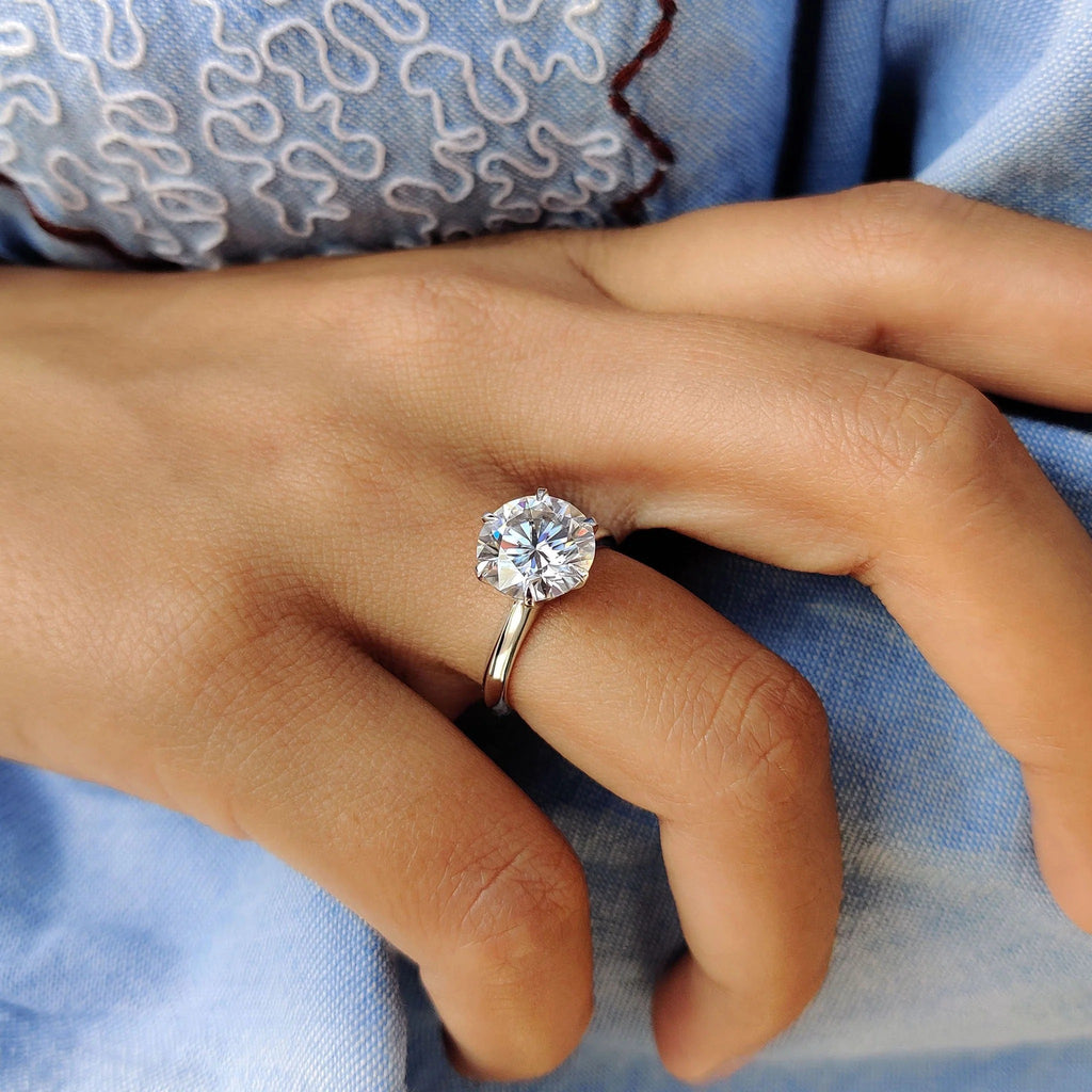 1.0 - 2.0 CT Round Cut Moissanite Solitaire Engagement Ring