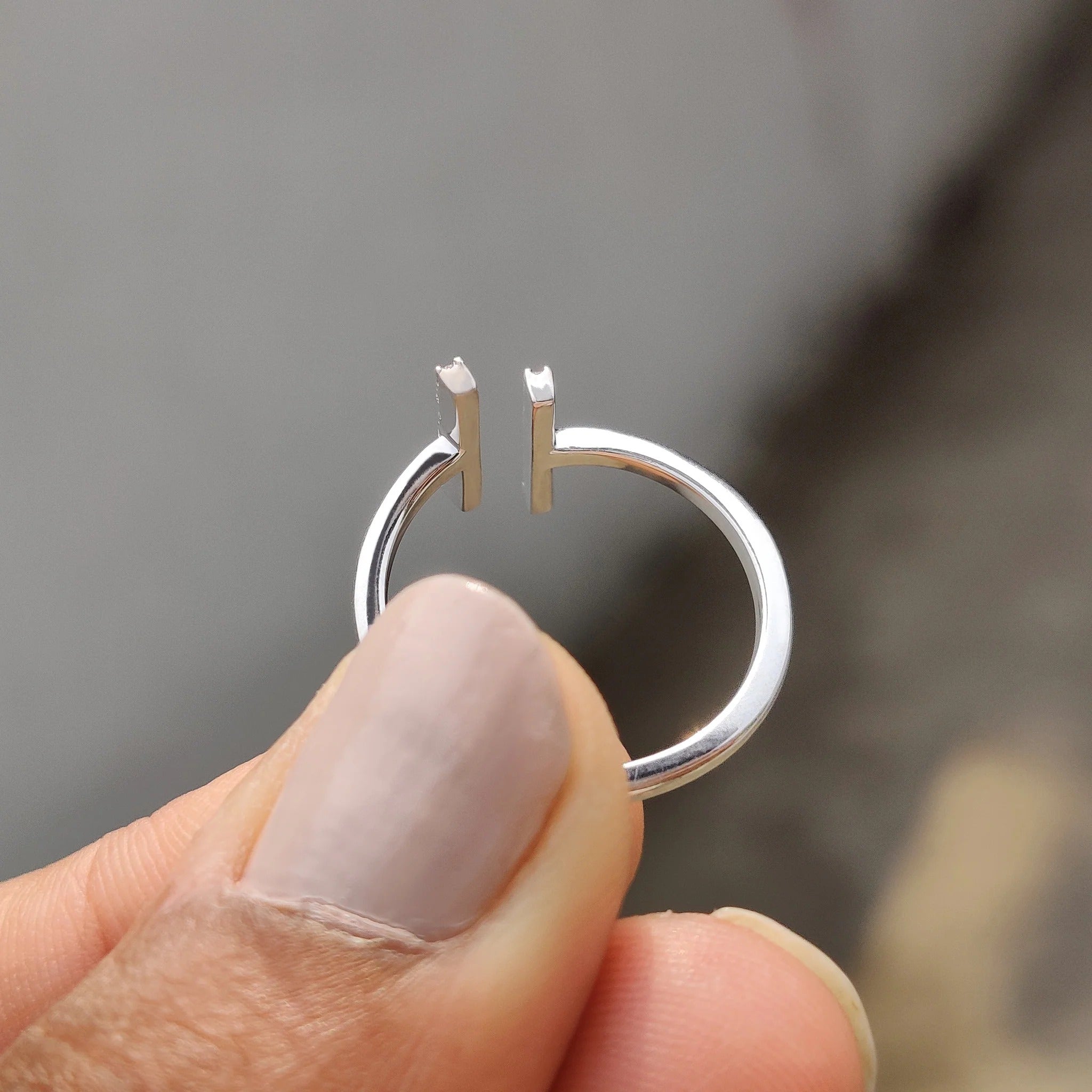 0.3 TWC Round Cut Moissanite Engagement Ring