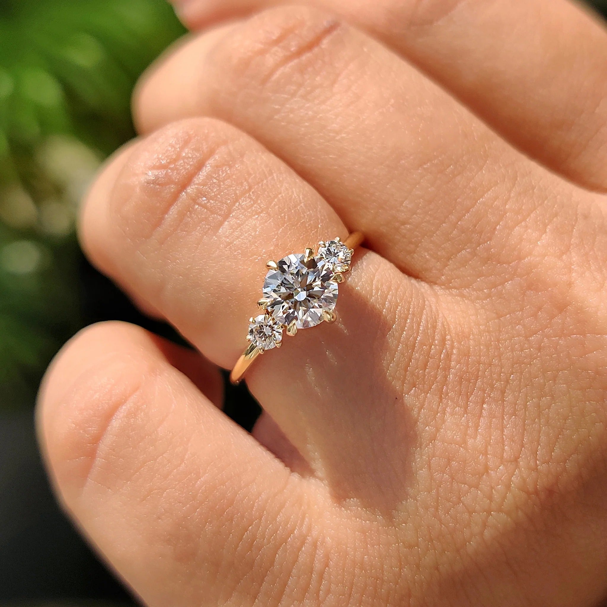 1.0-2.0 CT Round Cut Moissanite Three Stone Engagement Ring
