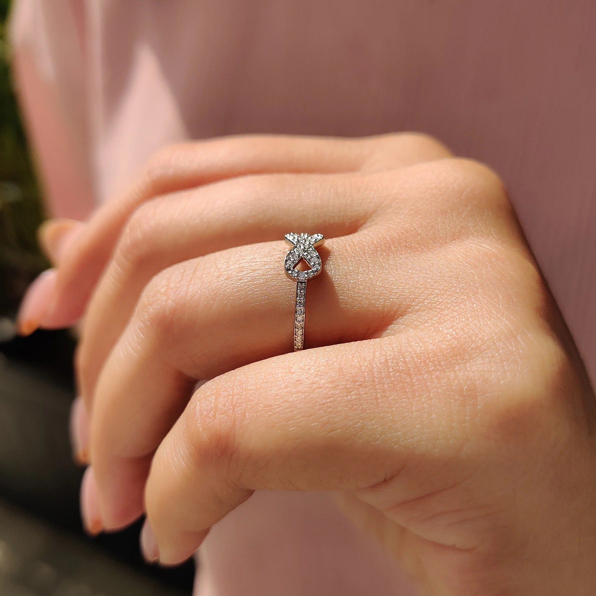 0.6 TWC Round Cut Moissanite Engagement Ring