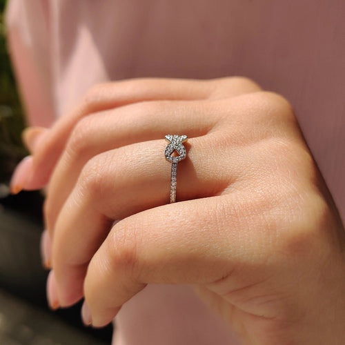 0.6 TWC Round Cut Moissanite Engagement Ring