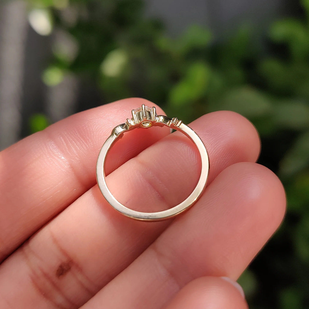 0.5 - 1.5 CT Round Cut Moissanite Five Stone Engagement Ring