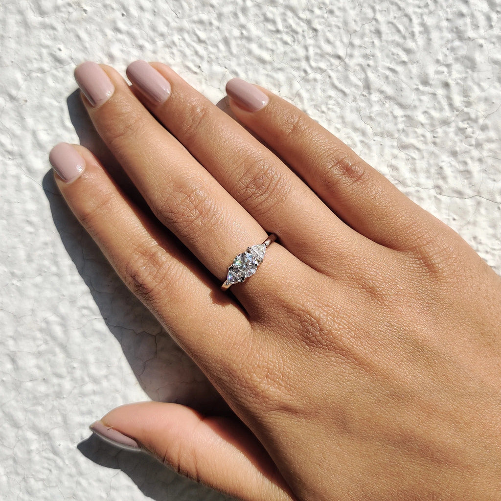 1.0 - 2.0 CT Round Cut Moissanite Three Stones Engagement Ring