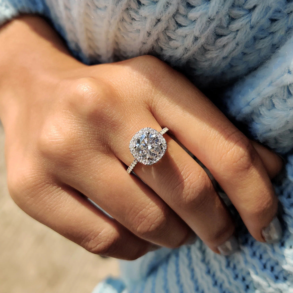 1.0 - 2.0 CT Round Cut Moissanite Halo Engagement Ring