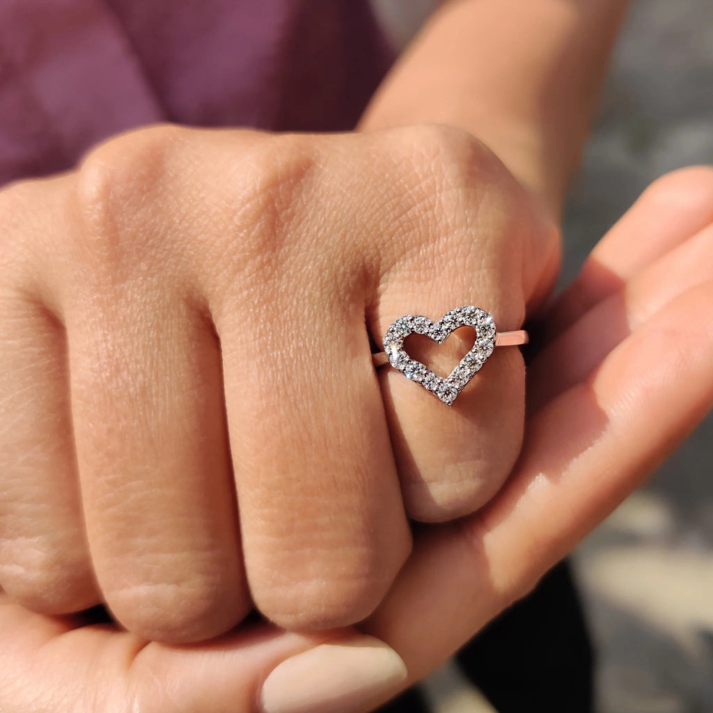 0.5 TWC Round Cut Moissanite HeartShape Engagement Ring