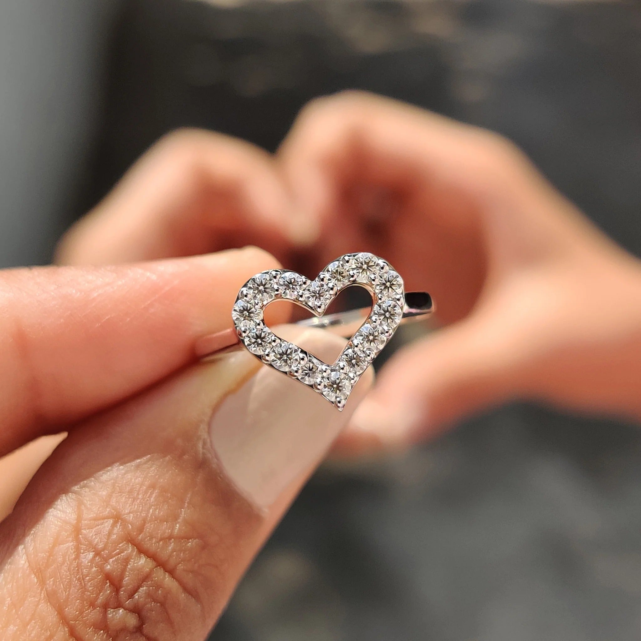 0.5 TWC Round Cut Moissanite HeartShape Engagement Ring
