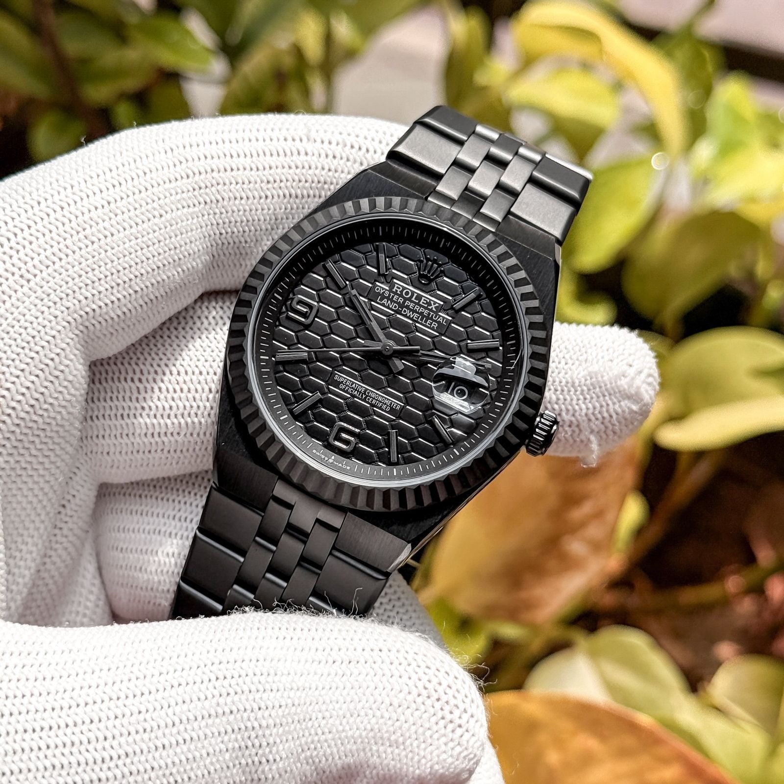 Rolex Land-Dweller Black Dial | 41mm Stainless Steel Matte Black Case Image secondaire du produit