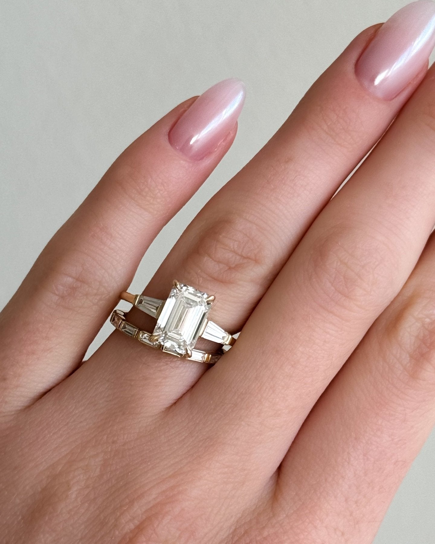 Iris Baguette Wedding Band Secondary image