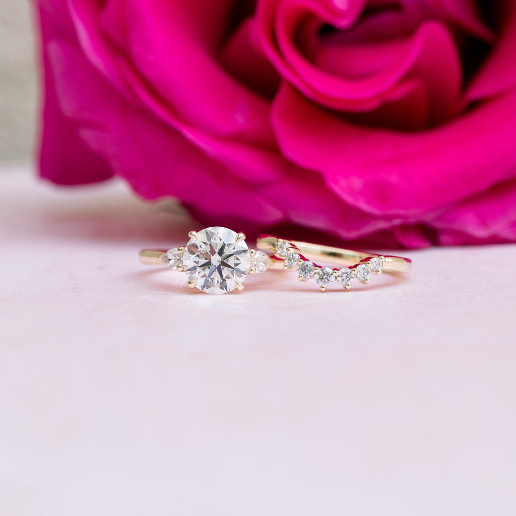 2.0 CT Round Cut Moissanite Three Stones Engagement Ring