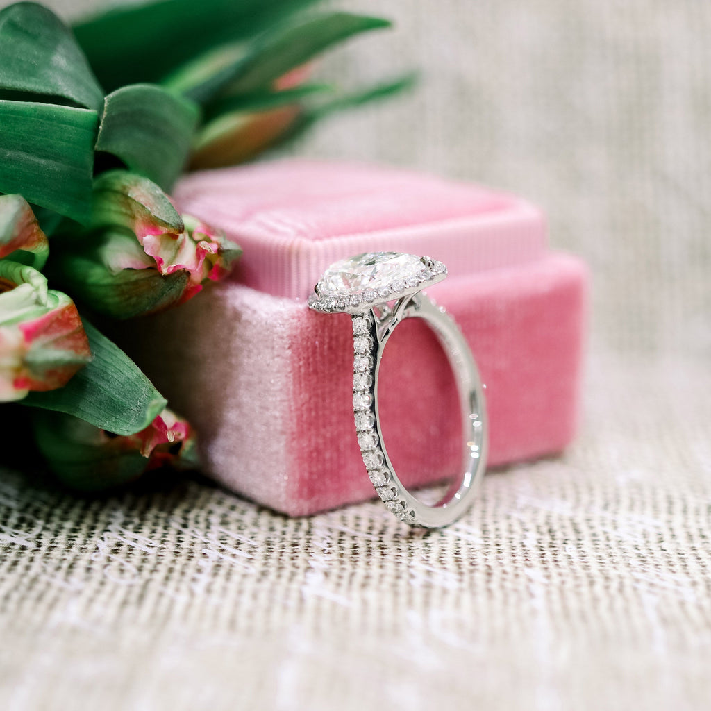 2.0 CT Pear Cut Moissanite Halo Setting Engagement Ring
