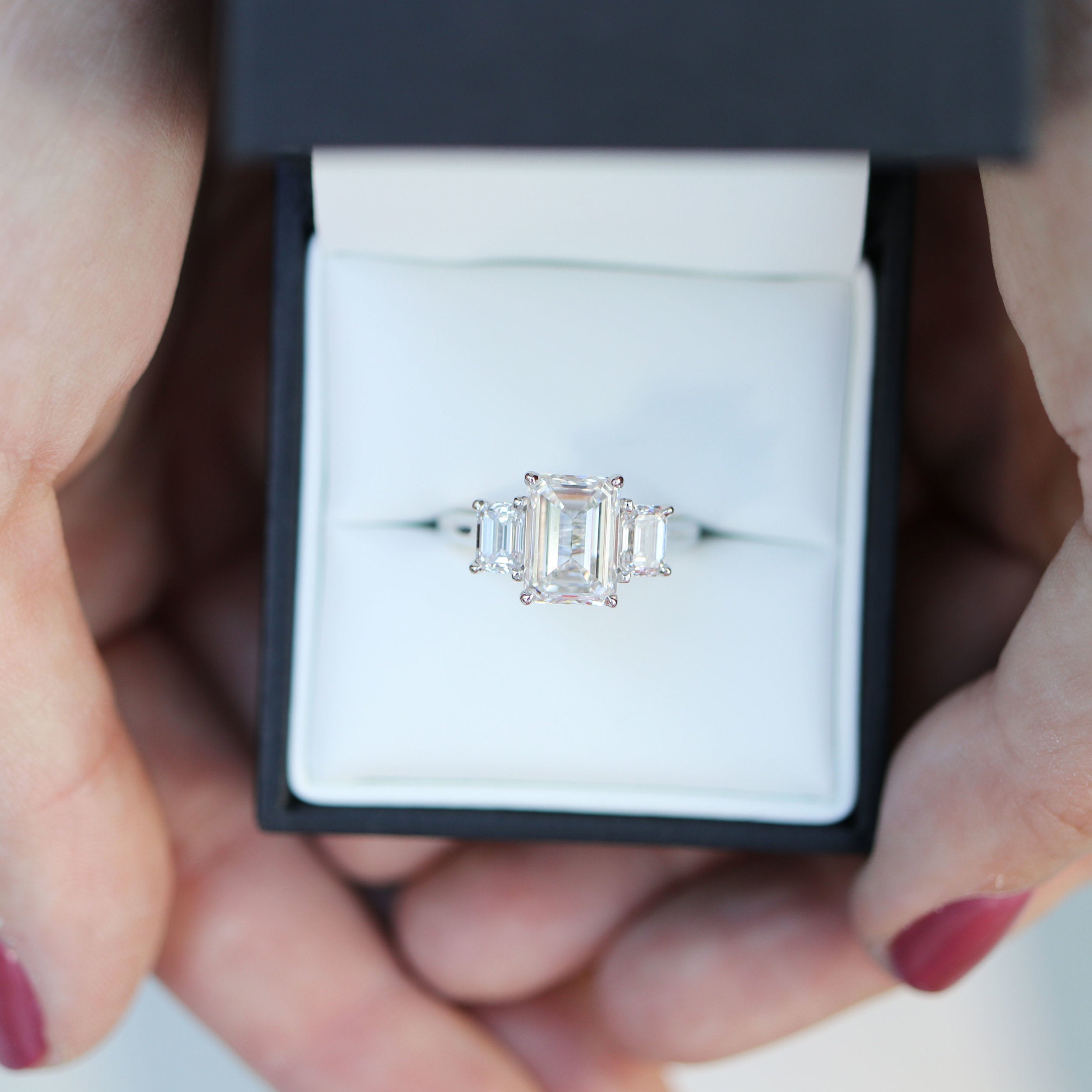 2.0 CT Emerald Moissanite Three Stones Engagement Ring