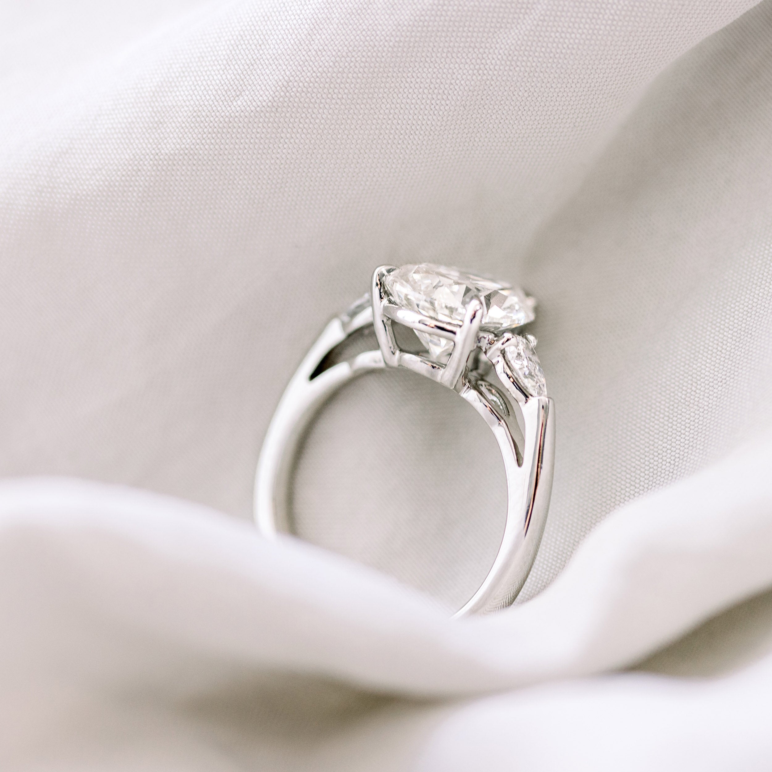 2.0 CT Pear Cut Moissanite Three Stone Engagement Ring