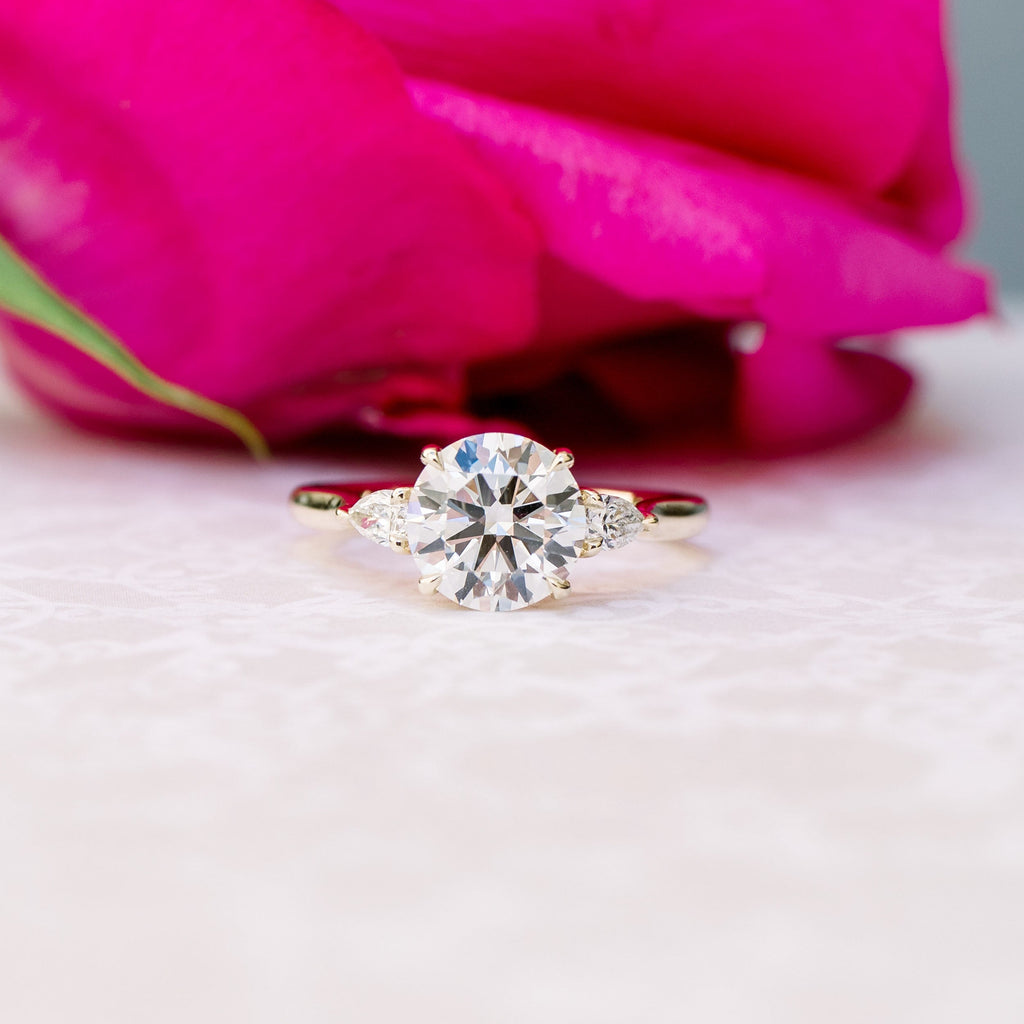 2.0 CT Round Cut Moissanite Three Stones Engagement Ring