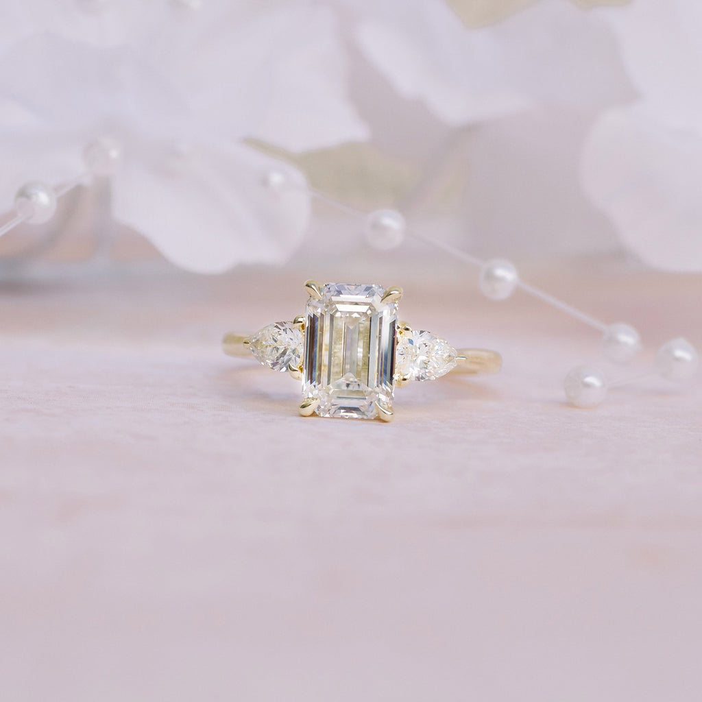 2.0 CT Emerald Moissanite Three Stones Engagement Ring