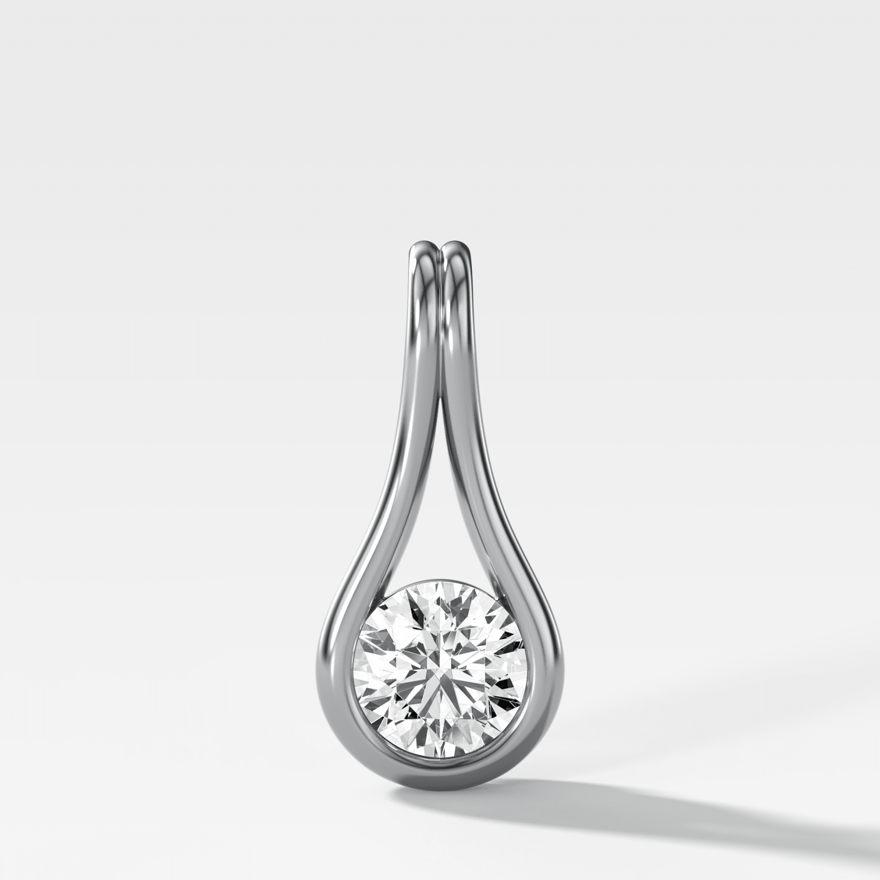 Lasso Round Diamond Pendant