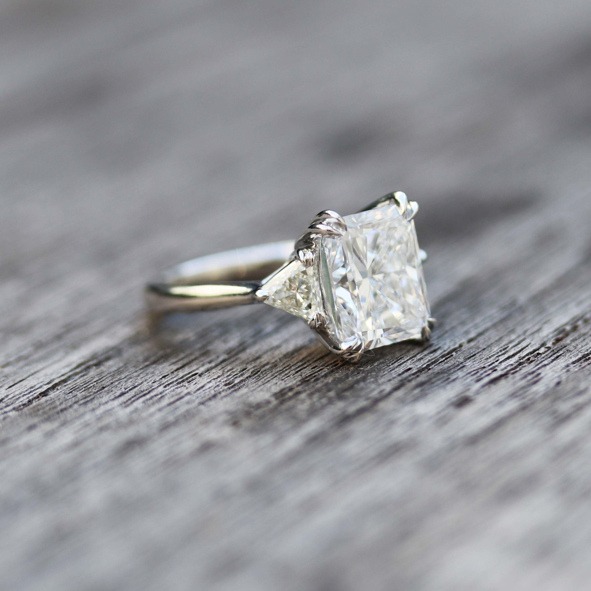 4.0 CT Radiant Cut Moissanite Three Stones Engagement Ring