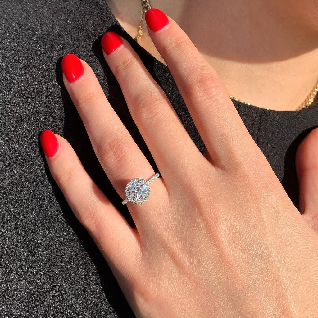 1.0 CT Round Cut Moissanite Halo Setting Engagement Ring