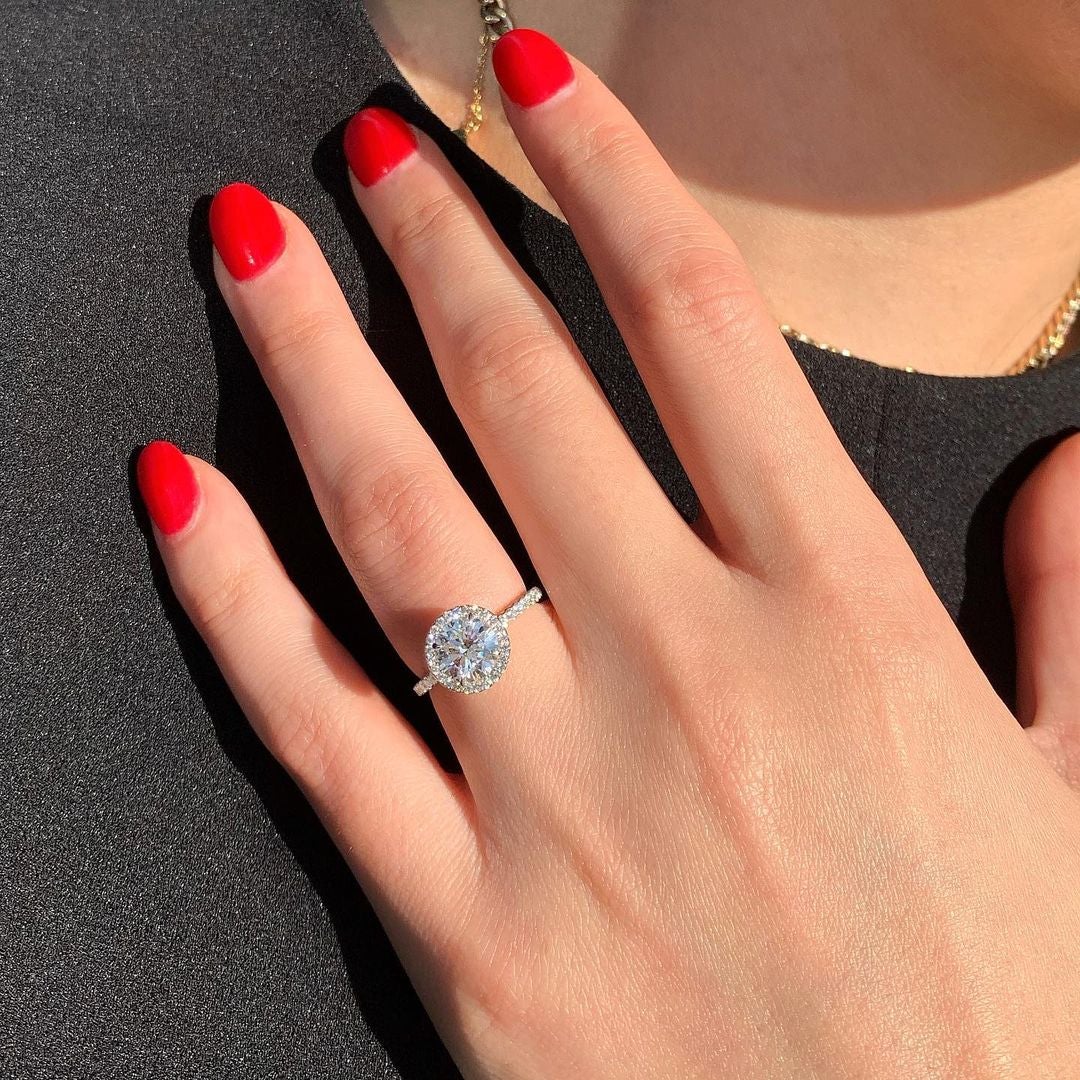 1.0 CT Round Cut Moissanite Halo Setting Engagement Ring