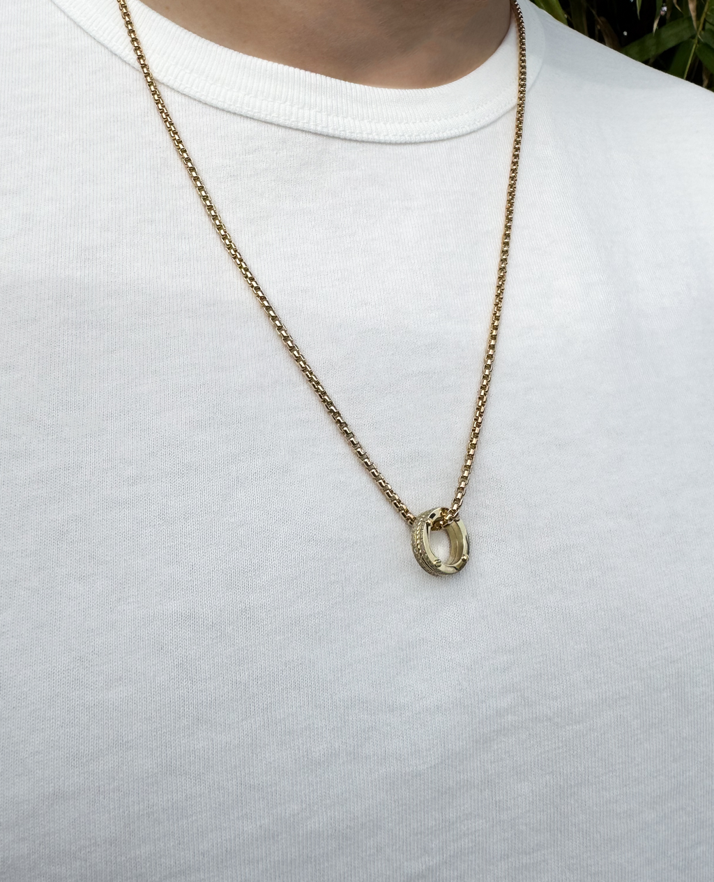 ROPES Circle Amulet Gold Pendant with 0.20ct Diamonds