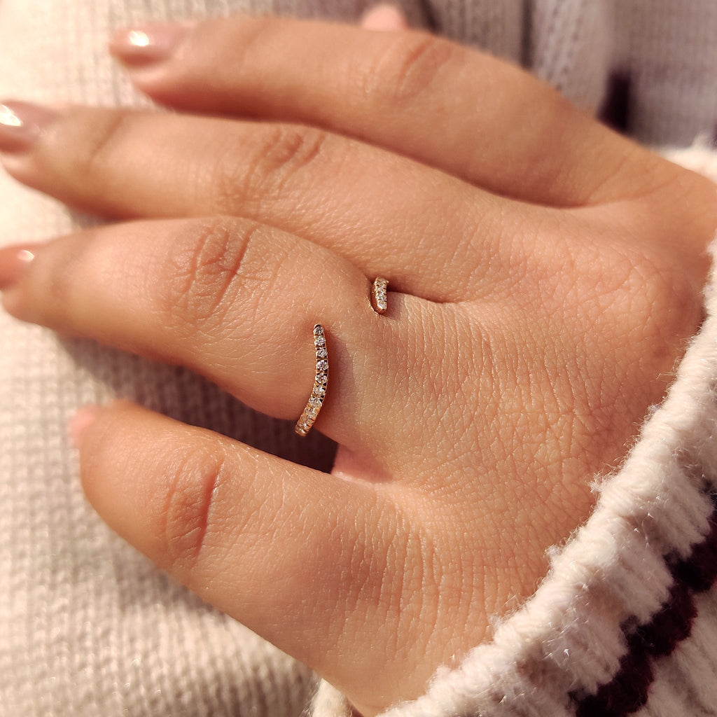 Round Diamond Open Gap Wedding Band