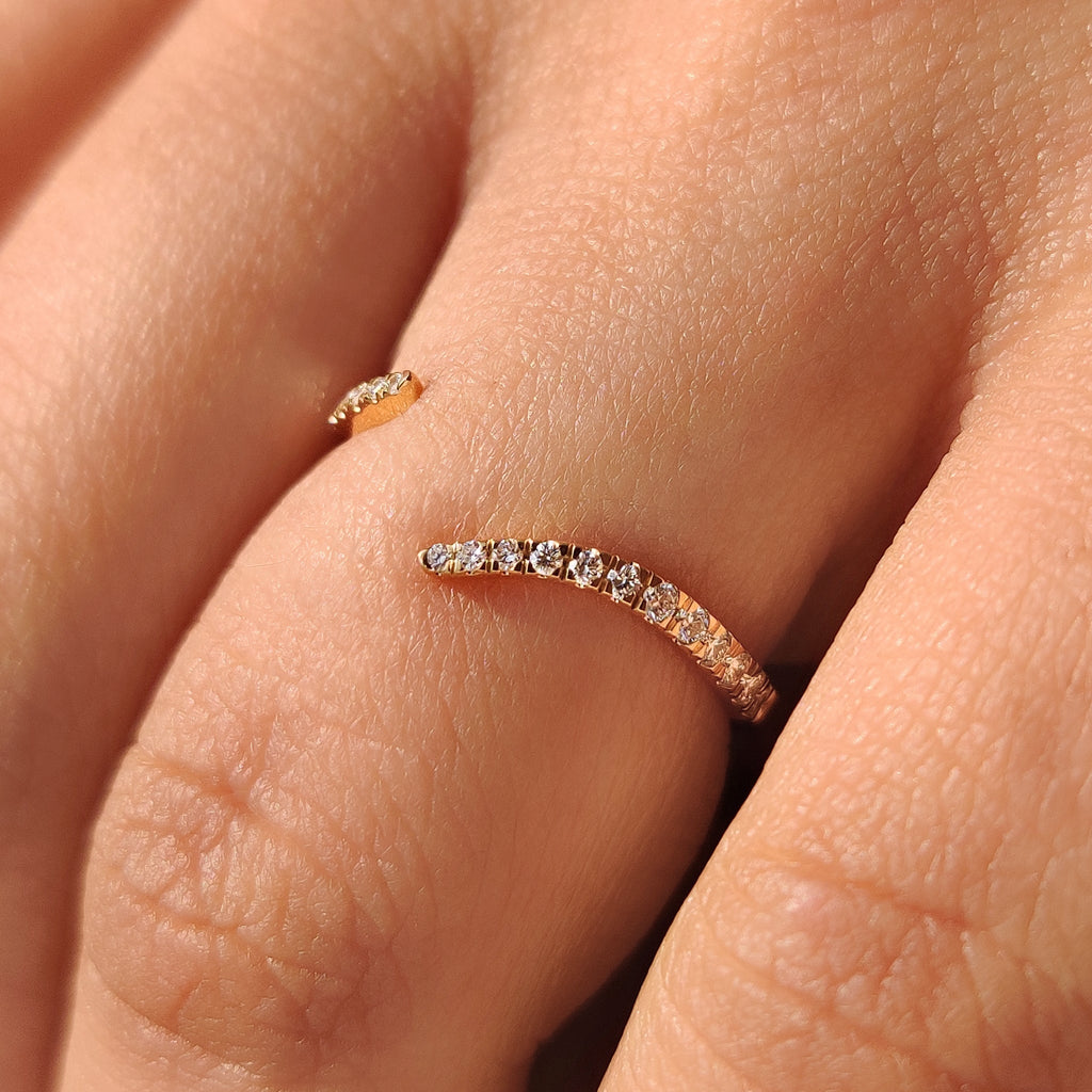 Round Diamond Open Gap Wedding Band