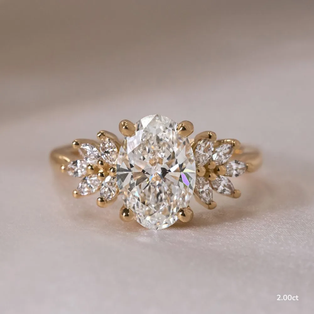 0.90 CT-2.0 CT Oval Moissanite Cluster Engagement Ring