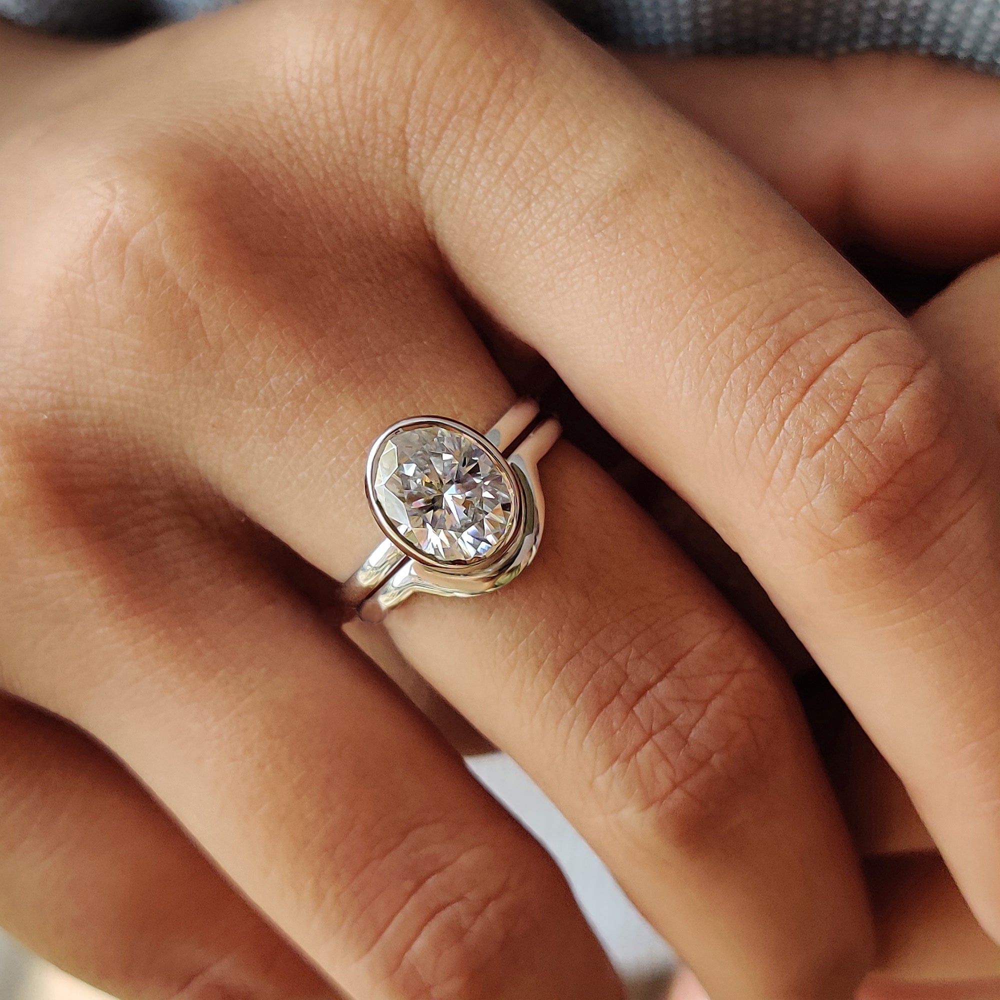 Solitaire Oval Engagement Ring With Wedding Band Secondary image