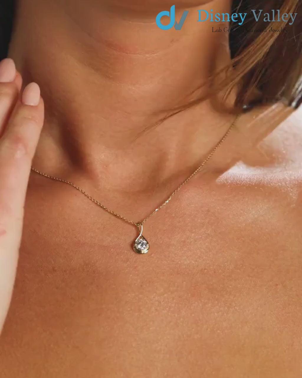 Ethical & Elegant: Twisted Lab-Grown Diamond Necklace