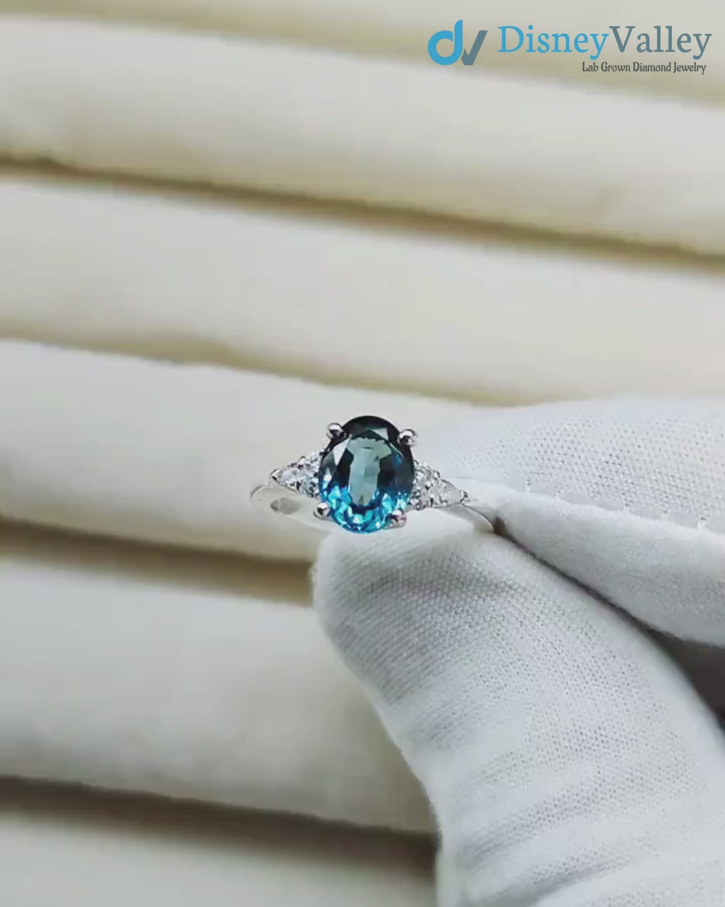 1.5 ct Ocean Blue Vivid Oval Cut Sapphire Lab Grown Engagement Ring