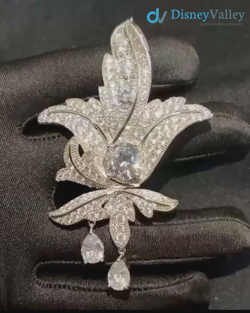 Princess Margaret’s Fleur-de-Lys Brooch Flora brooch,  antique brooch