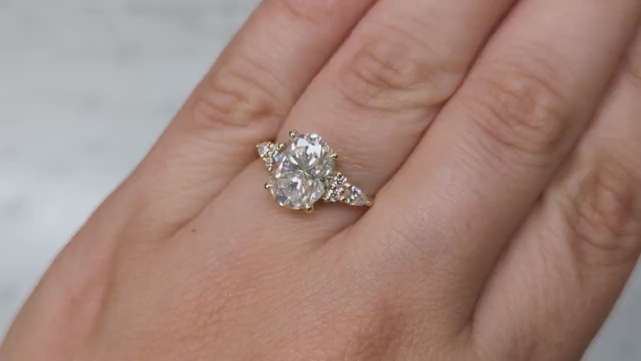 Unique 2.5ct Oval Lab Diamond Luxury 18K Yellow Gold Engagement Ring