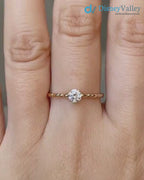 Excellent 2. ct Round cut lab Grown diamond engagement ring