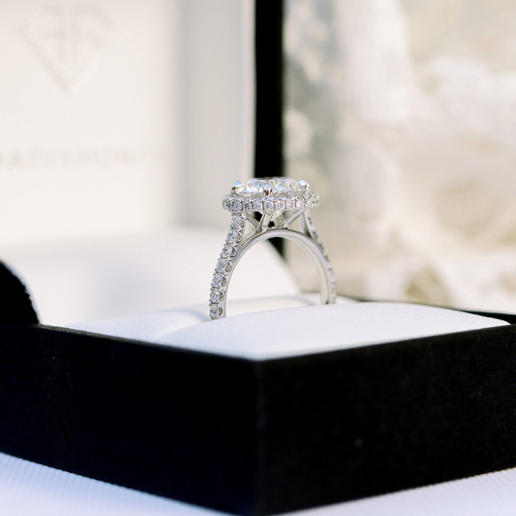 2.0 CT Round Brilliant Cut Moissanite Halo Engagement Ring