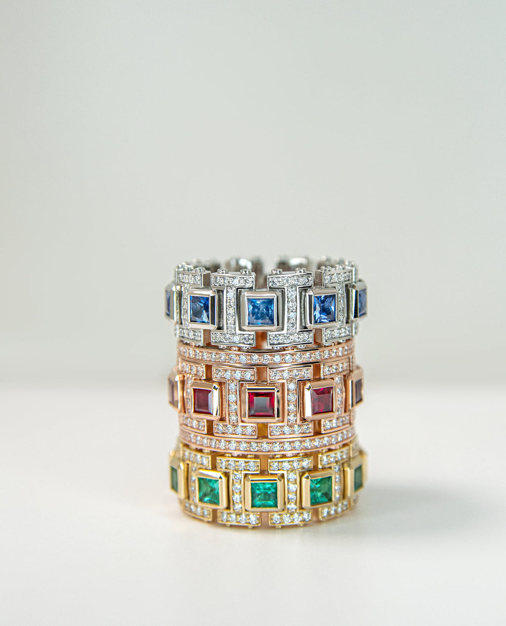LA PAZ Gold Ring with 4.70ct Emeralds and Diamonds