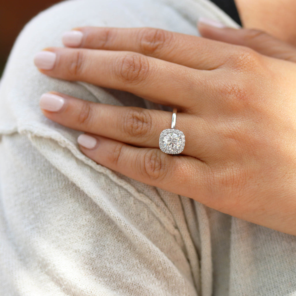 1.75 CT Round Brilliant Cut Moissanite Halo Engagement Ring